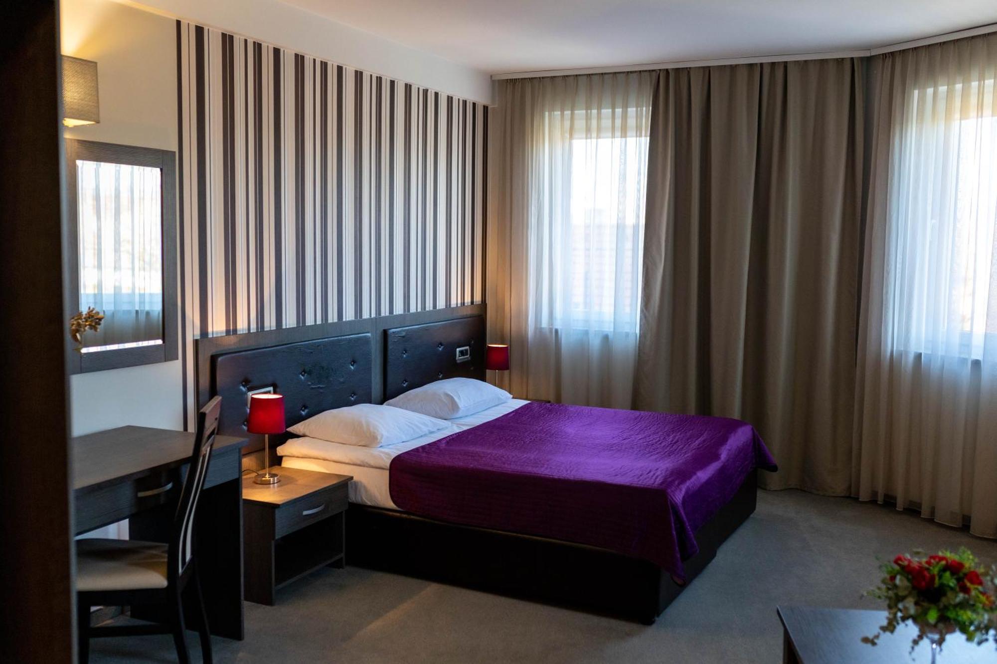 Art Hotel Slavonski Brod Exteriör bild