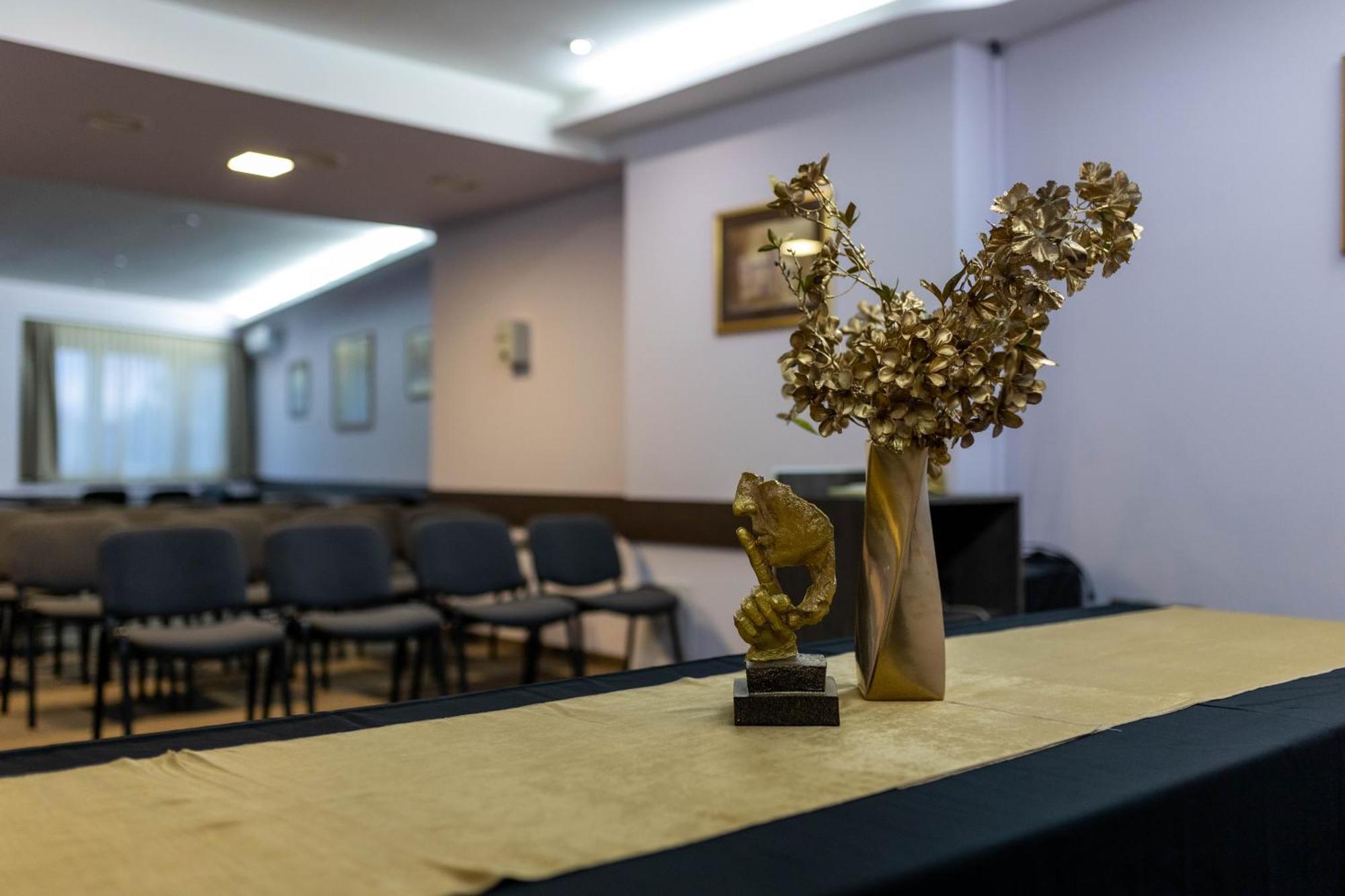 Art Hotel Slavonski Brod Exteriör bild