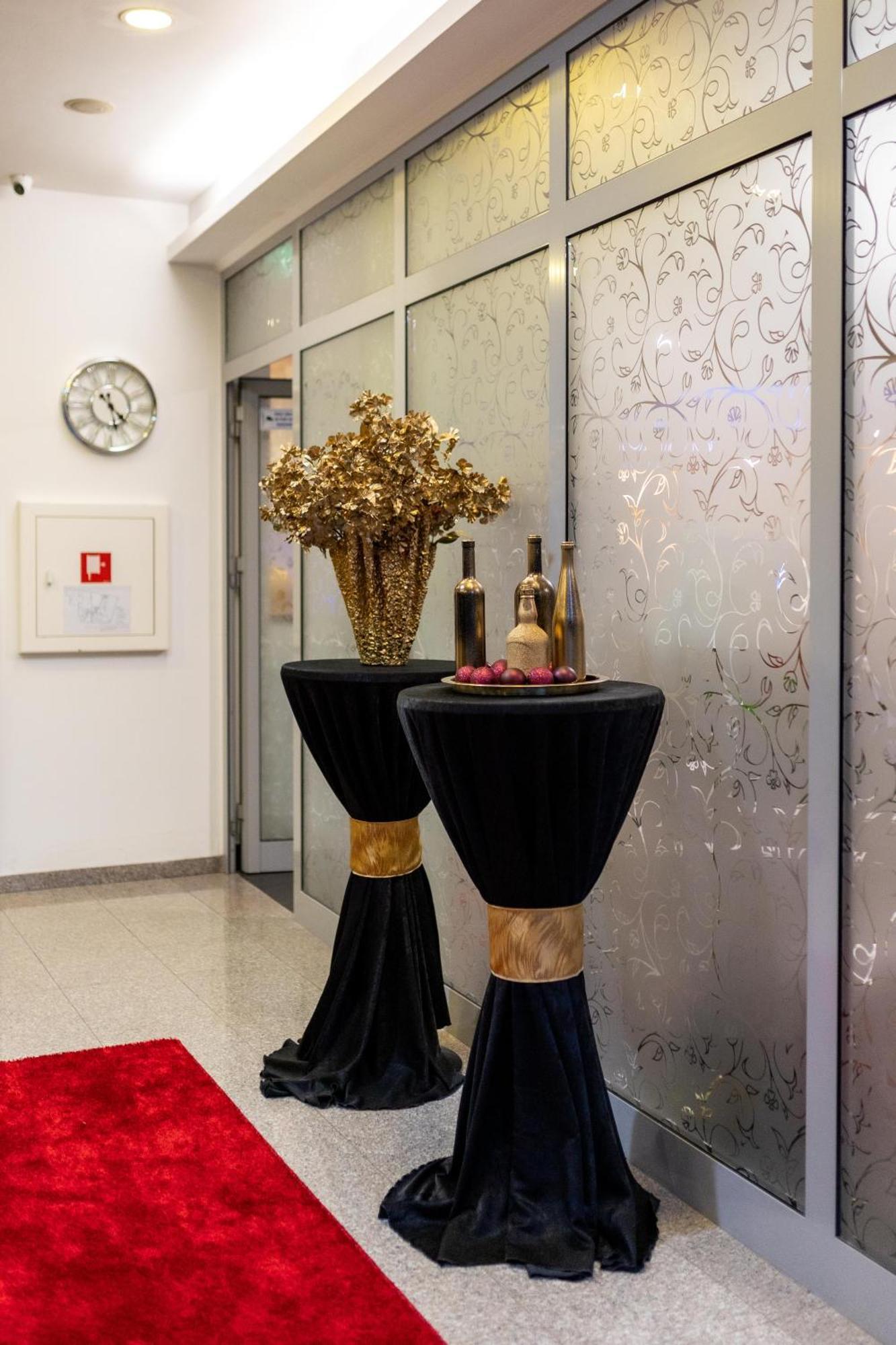 Art Hotel Slavonski Brod Exteriör bild